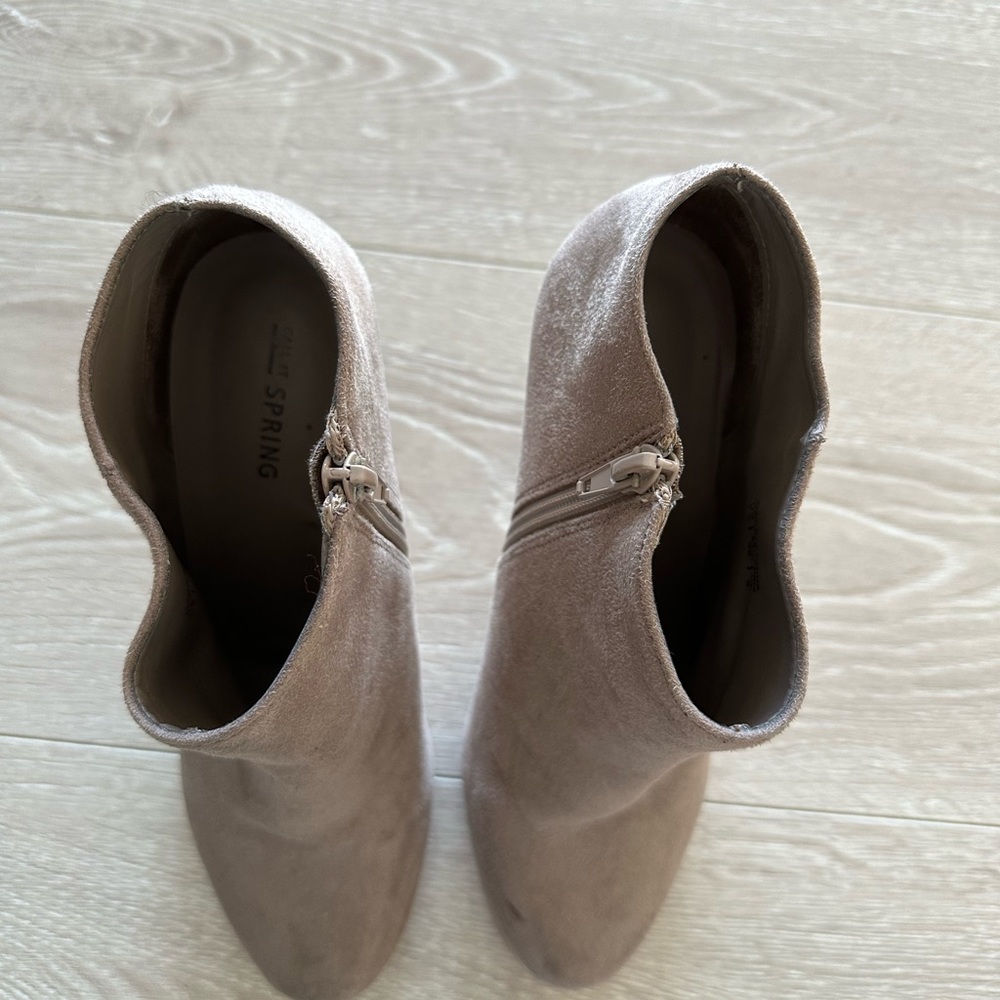 Call it Spring Heels - Picture 8 of 8
